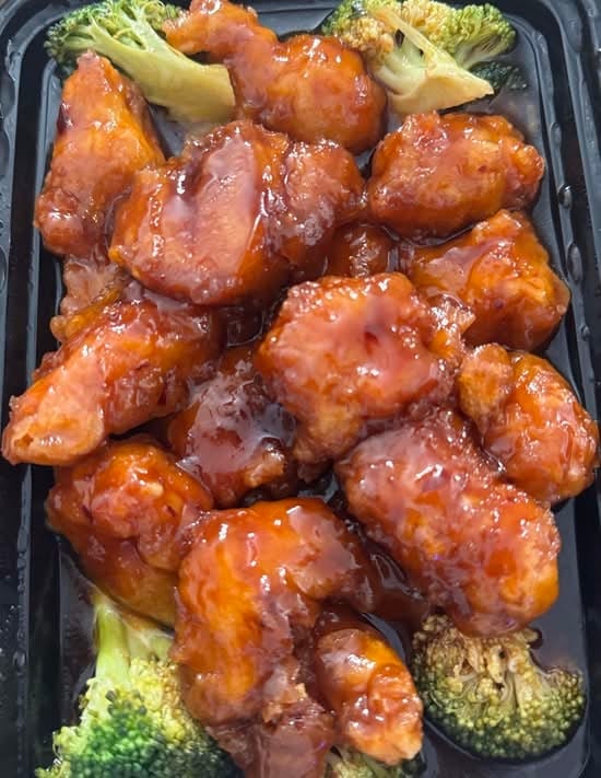 Lunch Thai General Tso's Chicken.